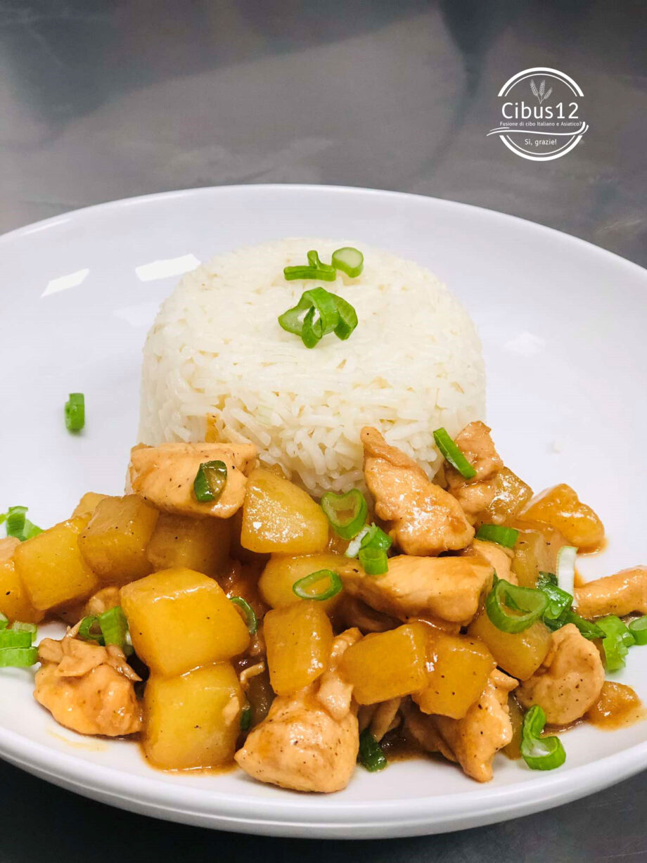 Riso basmati con pollo e patate con miele e aglio (ricetta asiatica)